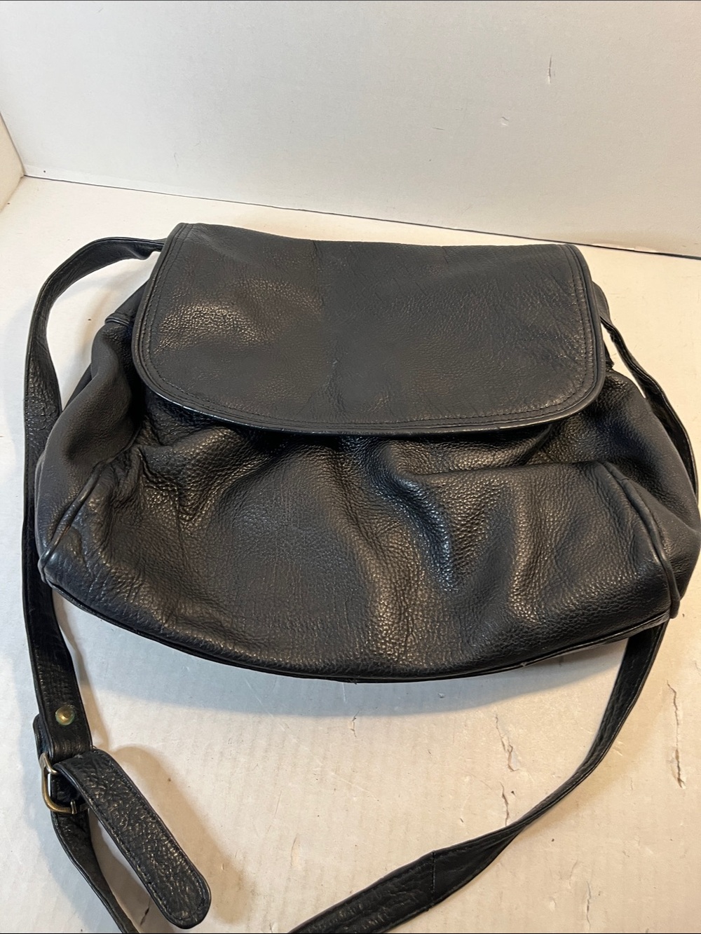 Source Unknown Black Pebbled Leather Shoulder Bag